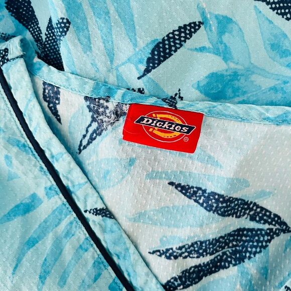 DICKIES set of (3) assisted scrub tops, size small. - Picture 10 of 14